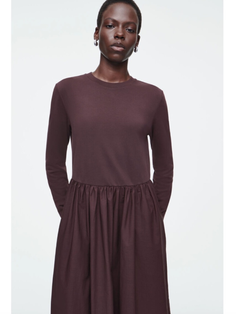 COS ONTRAST-PANEL LONG-SLEEVED MIDI DRESS - Burgundy - Size L